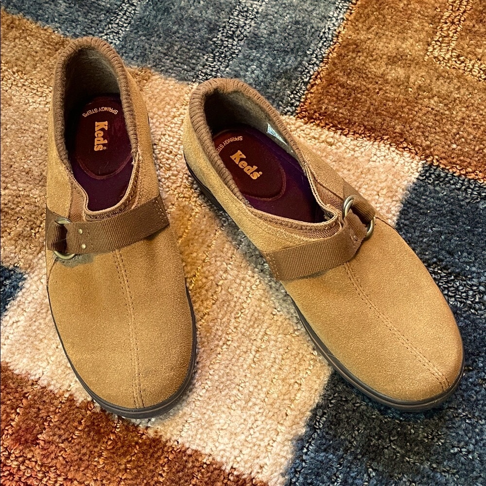 Women’s Tan Slip-On Suede Springy Steps Loafers, Keds